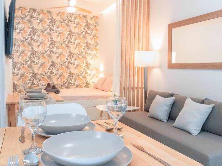 Acogedor Estudio En Triana Con Jacuzzi Y Wifi Siviglia Esterno foto