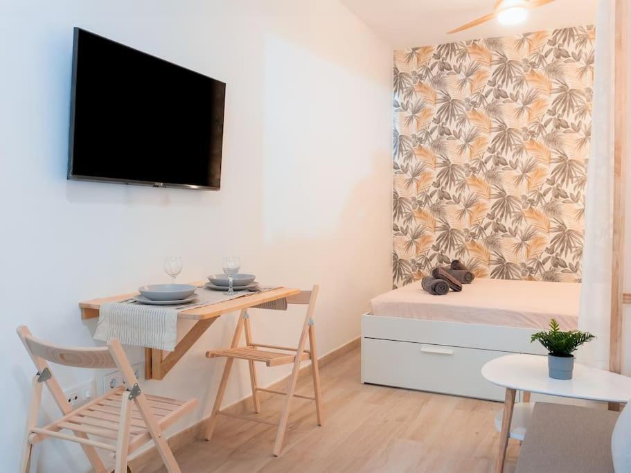 Acogedor Estudio En Triana Con Jacuzzi Y Wifi Siviglia Esterno foto
