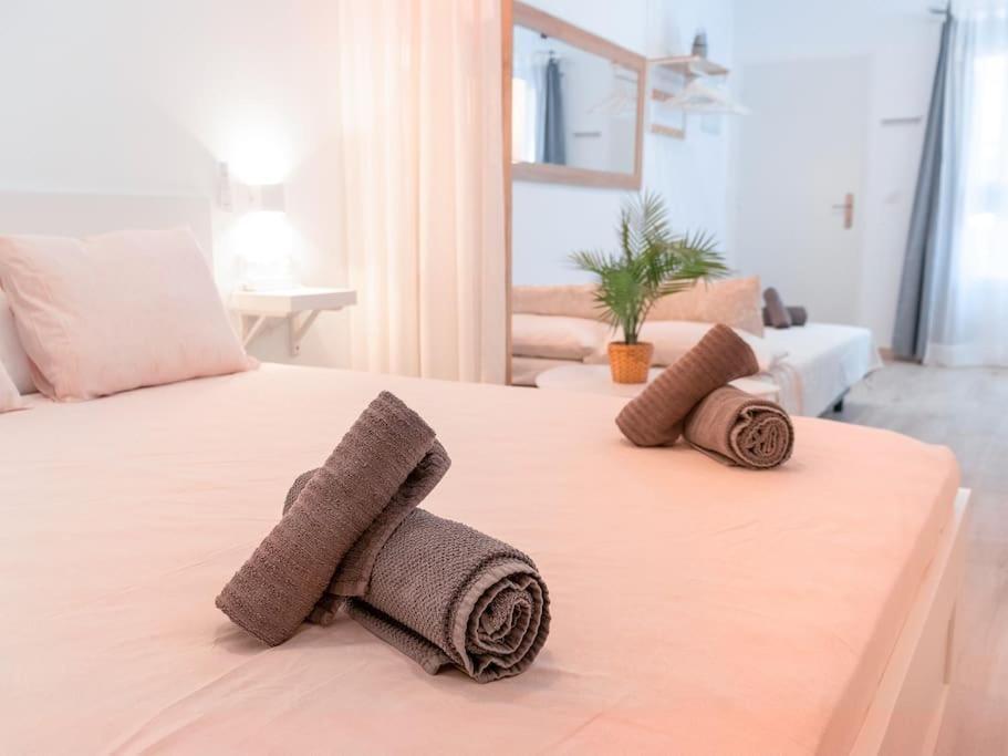 Acogedor Estudio En Triana Con Jacuzzi Y Wifi Siviglia Esterno foto