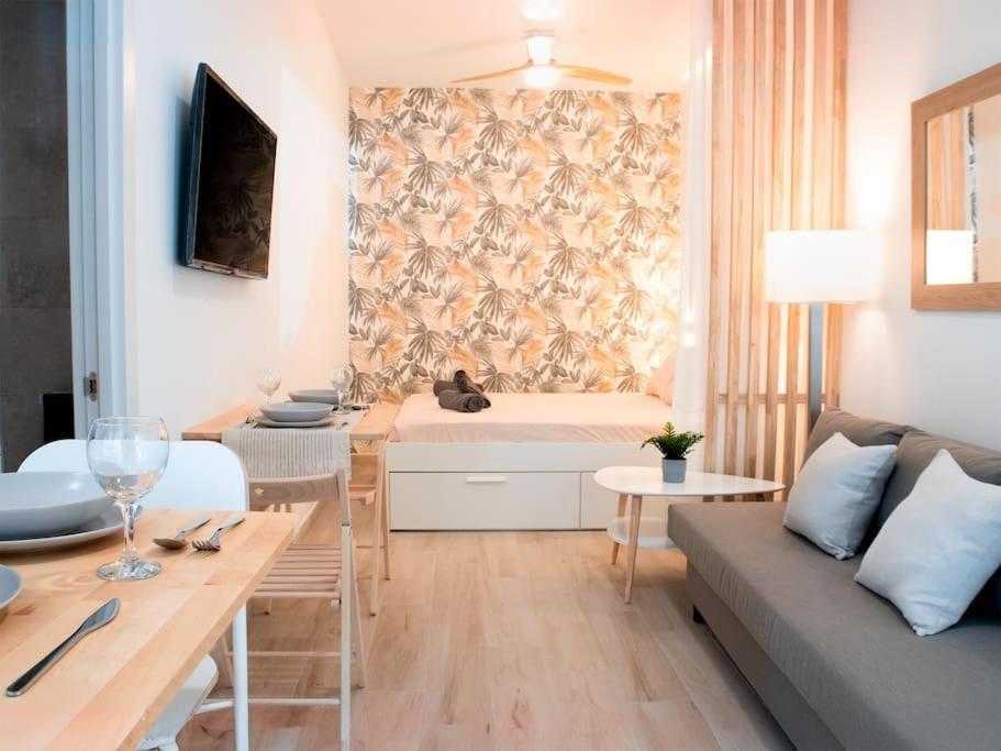 Acogedor Estudio En Triana Con Jacuzzi Y Wifi Siviglia Esterno foto
